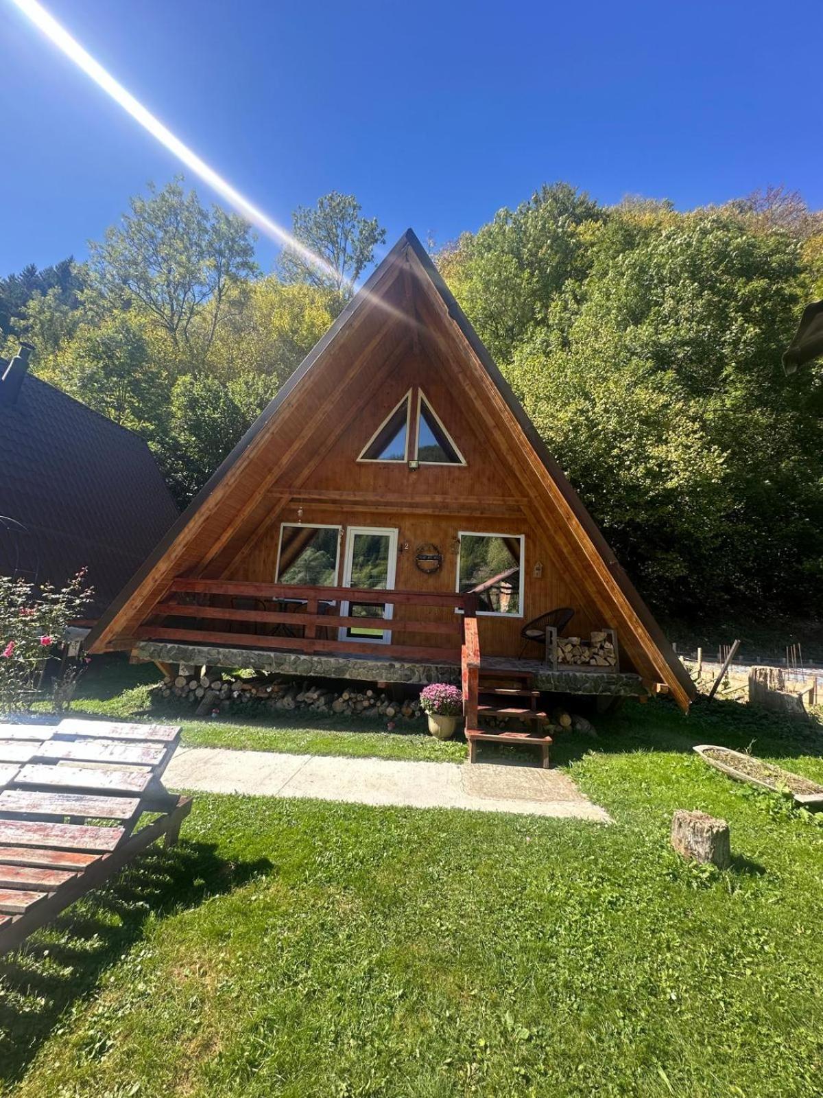Villa Cabanutze Satic Rucăr Esterno foto